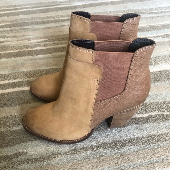 ALDO Tan Block Heel Booties  Size 6.5 - Picture 6 of 11